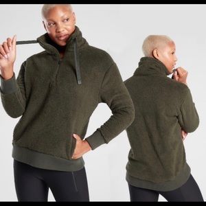 Athleta talus Sherpa half zip green